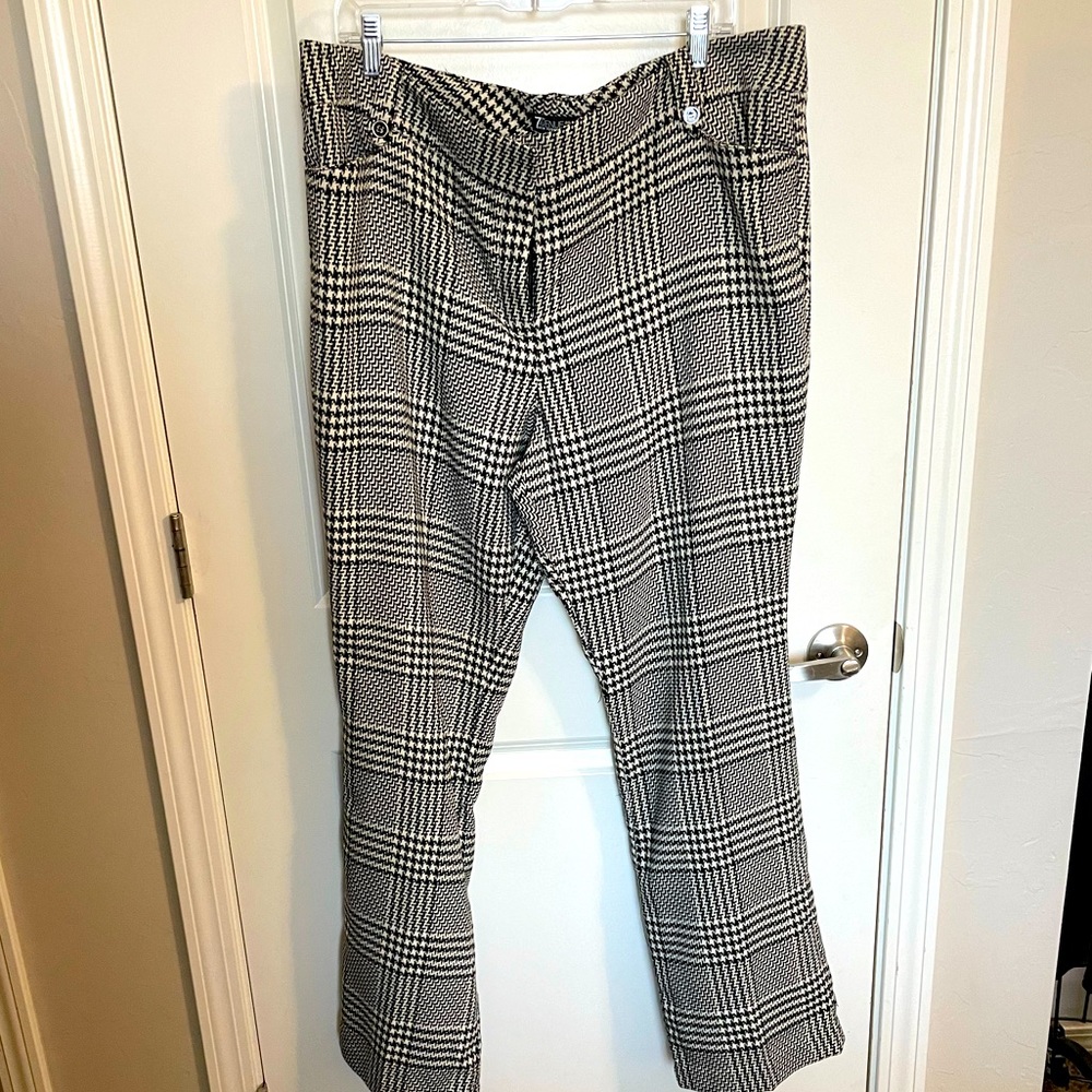 7th Avenue NY & Co.  Black and White Dress Pants
